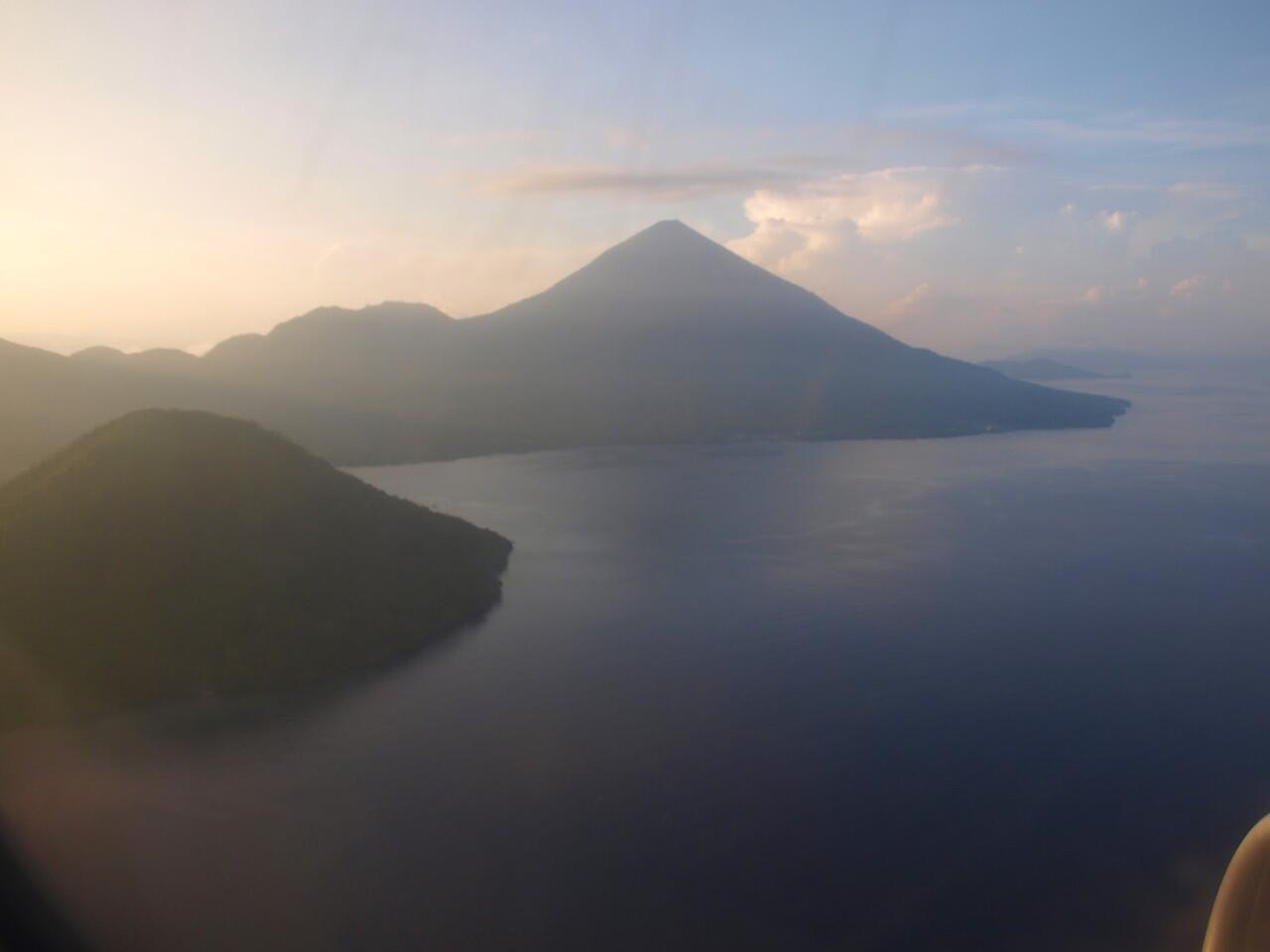 Pemandangan Gunung Terindah Dari Atas Pesawat #FULLPICT