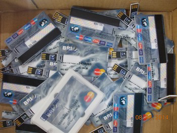 buat merchandise flashdisk design sendiri, yahh di cv lamda