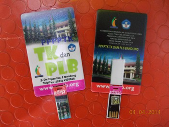 buat merchandise flashdisk design sendiri, yahh di cv lamda