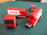 buat merchandise flashdisk design sendiri, yahh di cv lamda