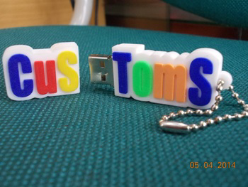 menerima pemesanan souvenir flashdisk unik rubber & kartu design