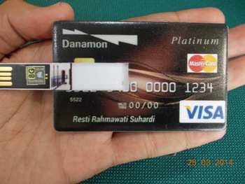 menerima pemesanan souvenir flashdisk unik rubber & kartu design