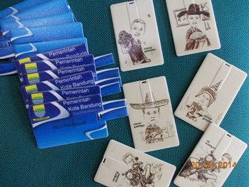 flashdisk flashdisk flashdisk kartu kartu kartu custome custome murah mewah