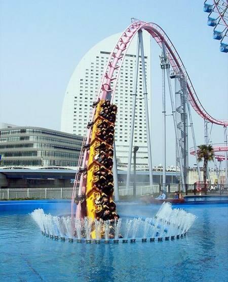 Vanish Roller Coaster - Roller Coaster underwater in Japan
