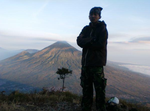 Estafet Hiking Sumbing Sindoro (11-13 Oktober 2013)