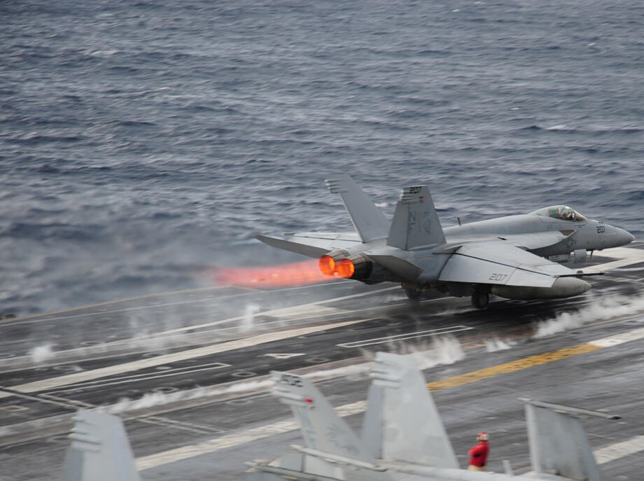 Ayo Melihat dan mengenal &quot; Skuadron F/A-18E &quot; Angkatan laut AS di Atsugi Jepang