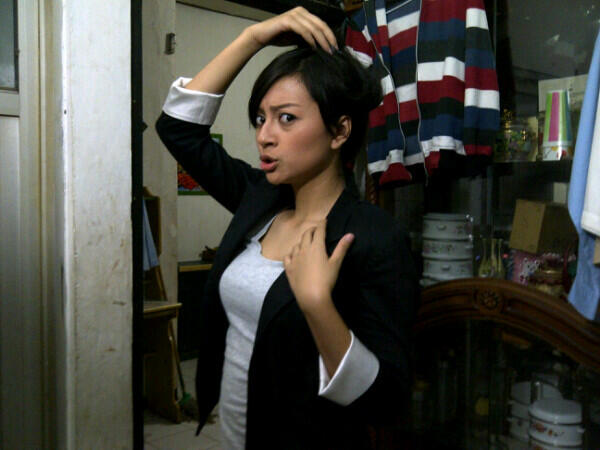 &#91;303&#93; Mempersembahkan HOST : LOLITA AGUSTINE ! 