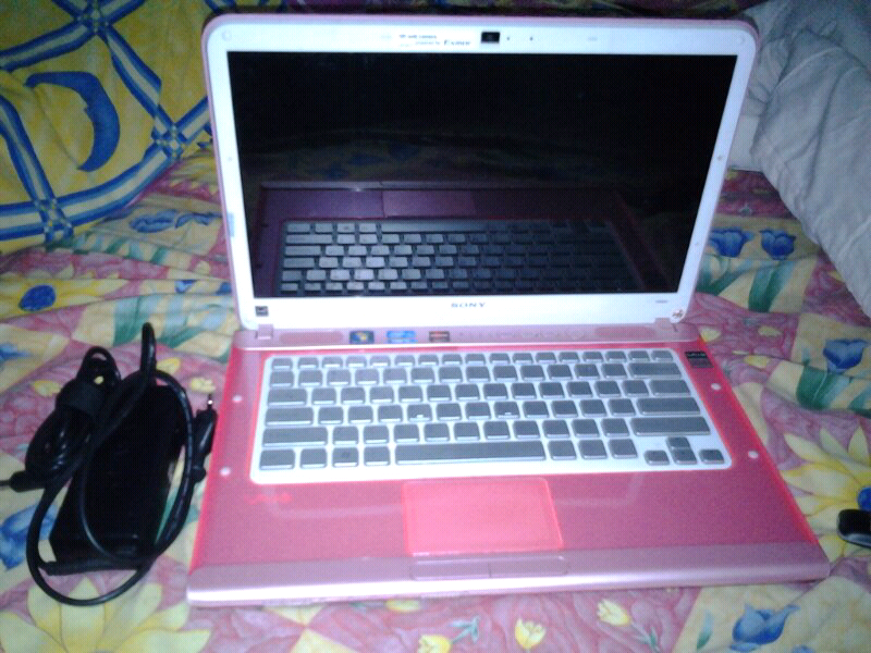Jual laptop Sony Vaio PCW-61711W