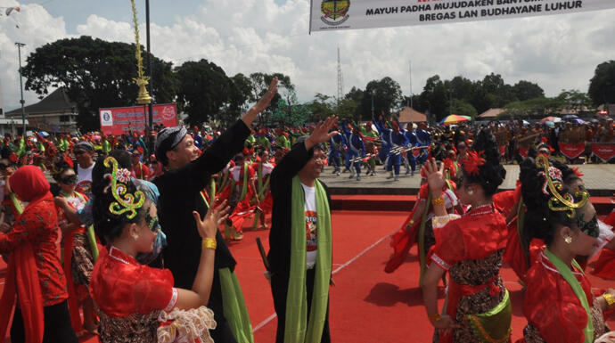 Kemeriahan Parade Banyumas Extravaganza 2014 (Hari Jadi Ke-432)