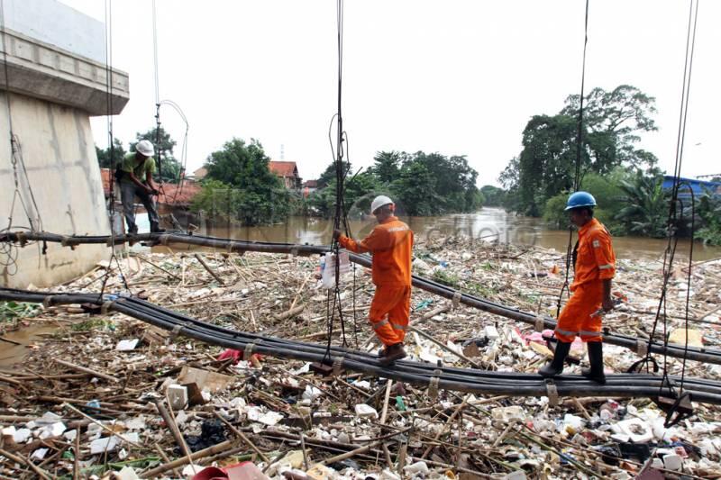 PAHLAWAN LOKAL &amp; ASING SUNGAI CILIWUNG 