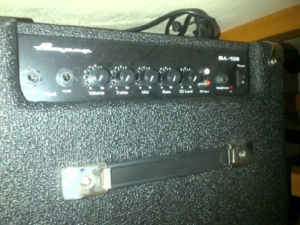 BASS COMBO AMPEG ba-108 LIKE NEW MURAH BARU BELI TANGGAL 17-APRIL-2014