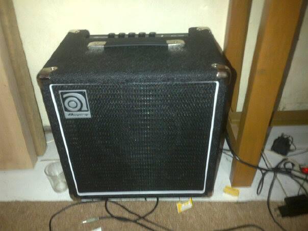 BASS COMBO AMPEG ba-108 LIKE NEW MURAH BARU BELI TANGGAL 17-APRIL-2014