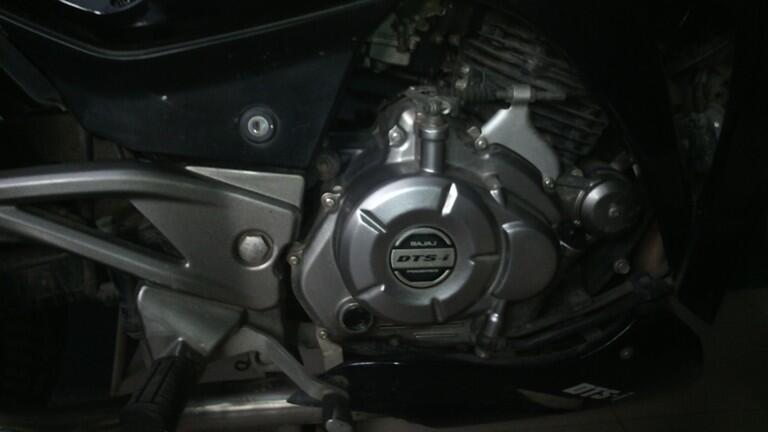 PULSAR 220F kondisi baik, murah aja