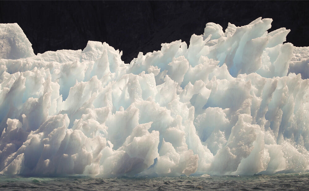 Woooow Gan Indahnya pecahan gunung Es yang mengapung ini ! ( Keren Abis gan )