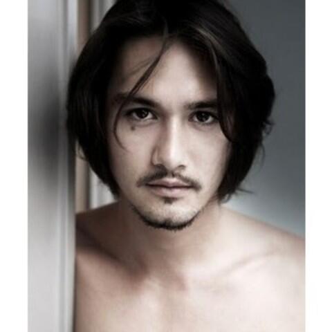 Ciri Cowok Playboy Dari Wajahnya