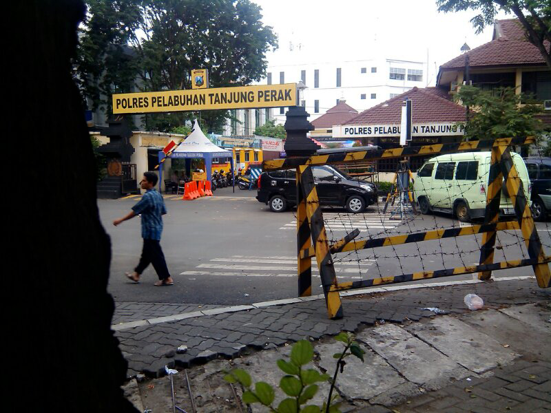 POLRES PELABUHAN TANJUNG PERAK TUTUP MATA BBM ILEGAL!