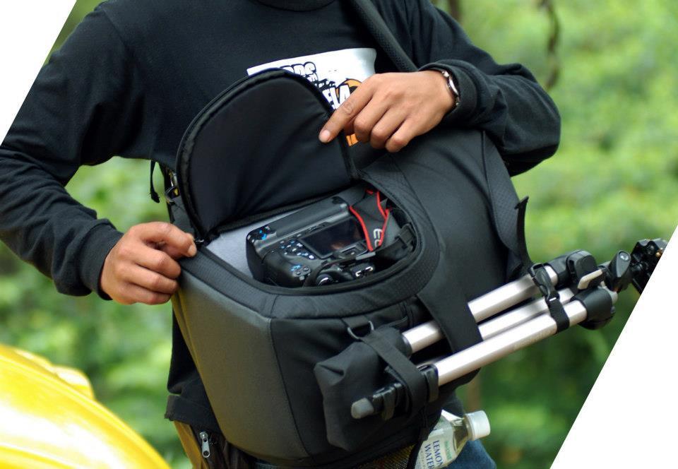 Masuk gan!!! Tas kamera medium size, Owntrack Revolve S3 muat 3set kamera