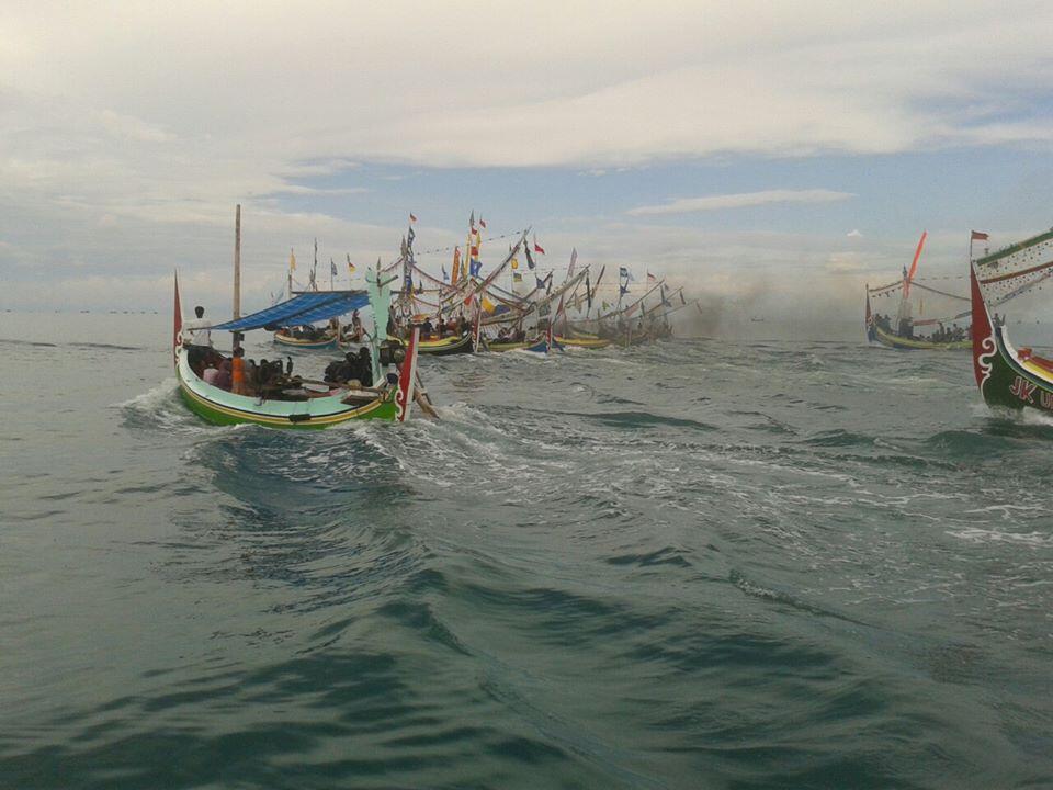 TRADISI PETIK LAUT KADUARA TIMUR SUMENEP MADURA