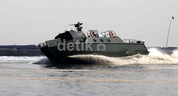 TNI AD Luncurkan Kapal Motor Cepat PIC++