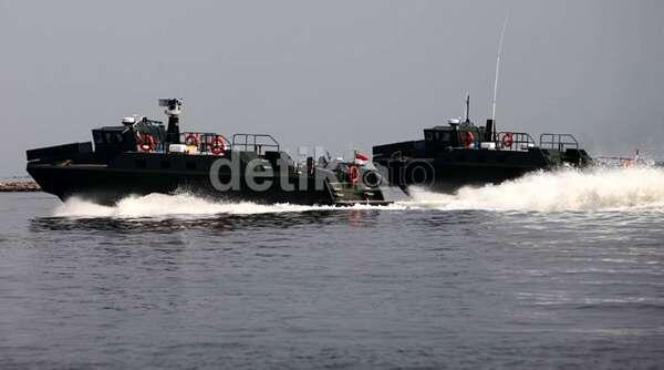 TNI AD Luncurkan Kapal Motor Cepat PIC++