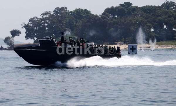 TNI AD Luncurkan Kapal Motor Cepat PIC++