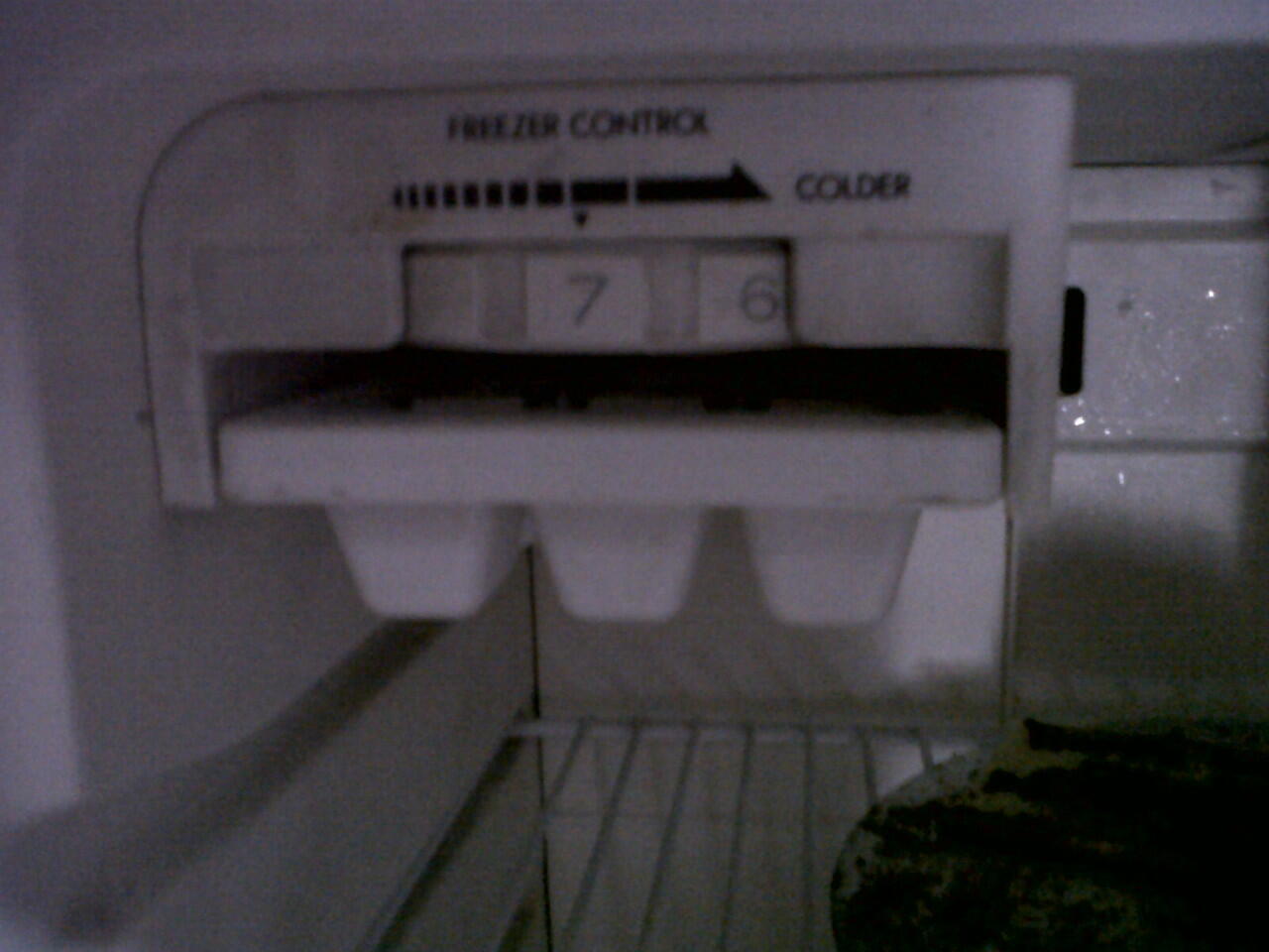 Dijual Kulkas 2 pintu merk Mitsubishi Elegance MR139w