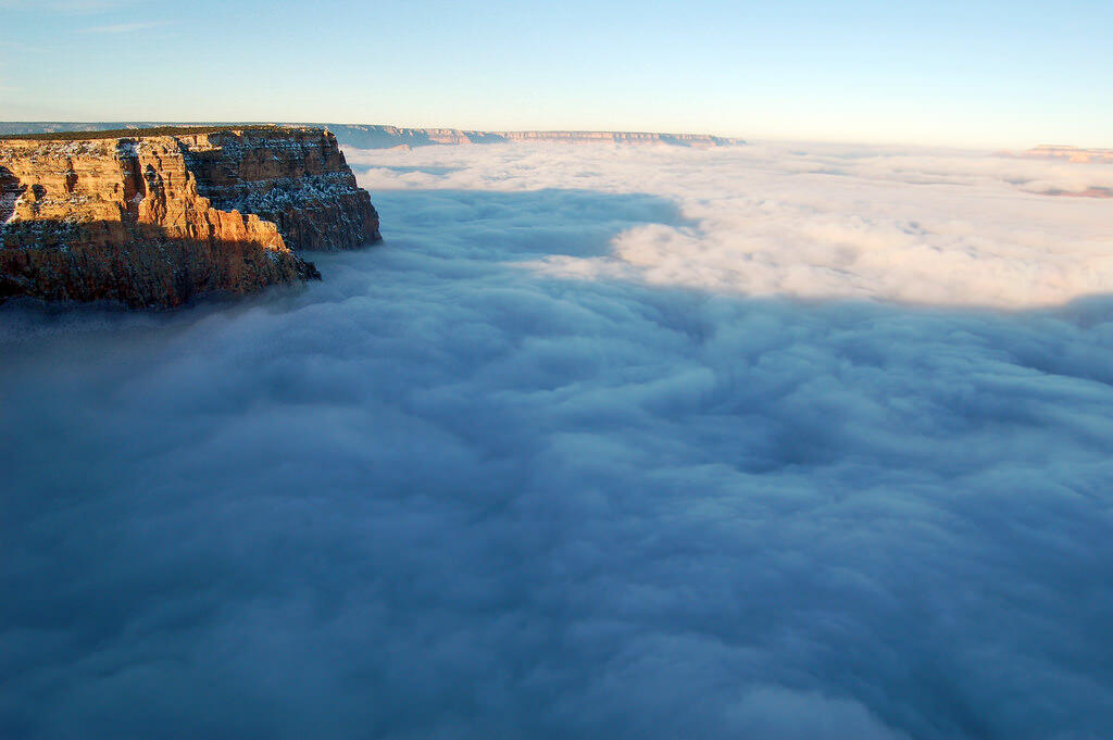 Fenomena Langka Turunnya Kabut Tebal di Grand Canyon