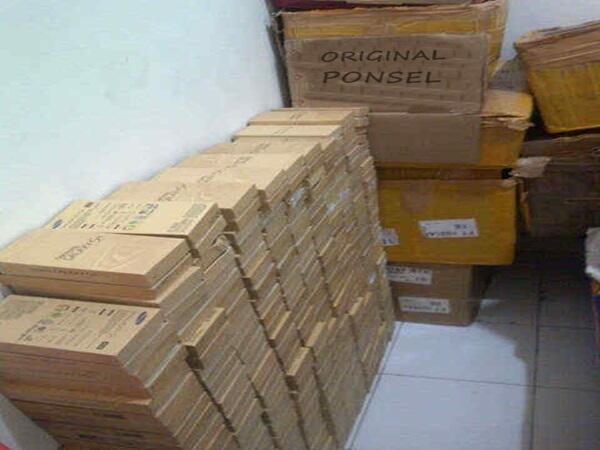 Blackberry Q10 Garansi Resmi TAM 17 bulan ( Segel,Lengkap&Mulus ) Bandung