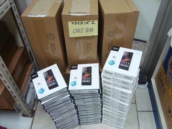 Blackberry Q10 Garansi Resmi TAM 17 bulan ( Segel,Lengkap&Mulus ) Bandung
