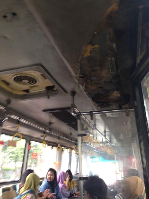 Bus trans jakarta busuk!!
