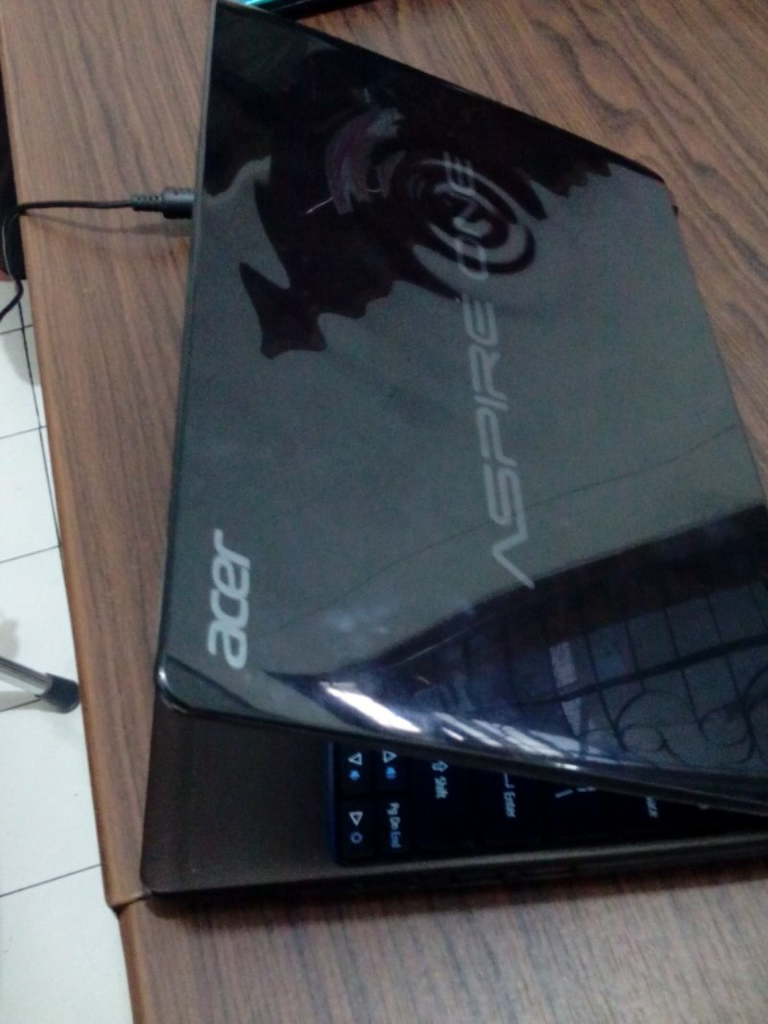 jual netbook acer AOD257 ll hdd 320 gb ll ram 1 gb ll bandung
