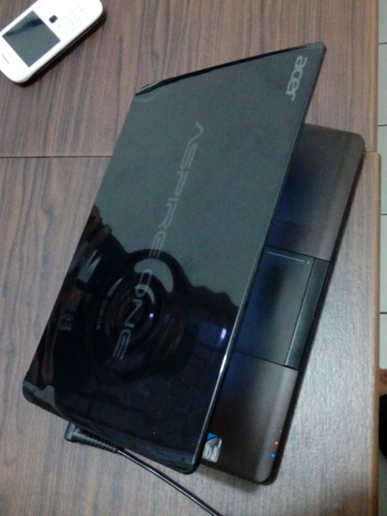 jual netbook acer AOD257 ll hdd 320 gb ll ram 1 gb ll bandung