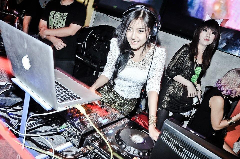 Dj Faahsai Thitirat asal bangkok..Cantik banget