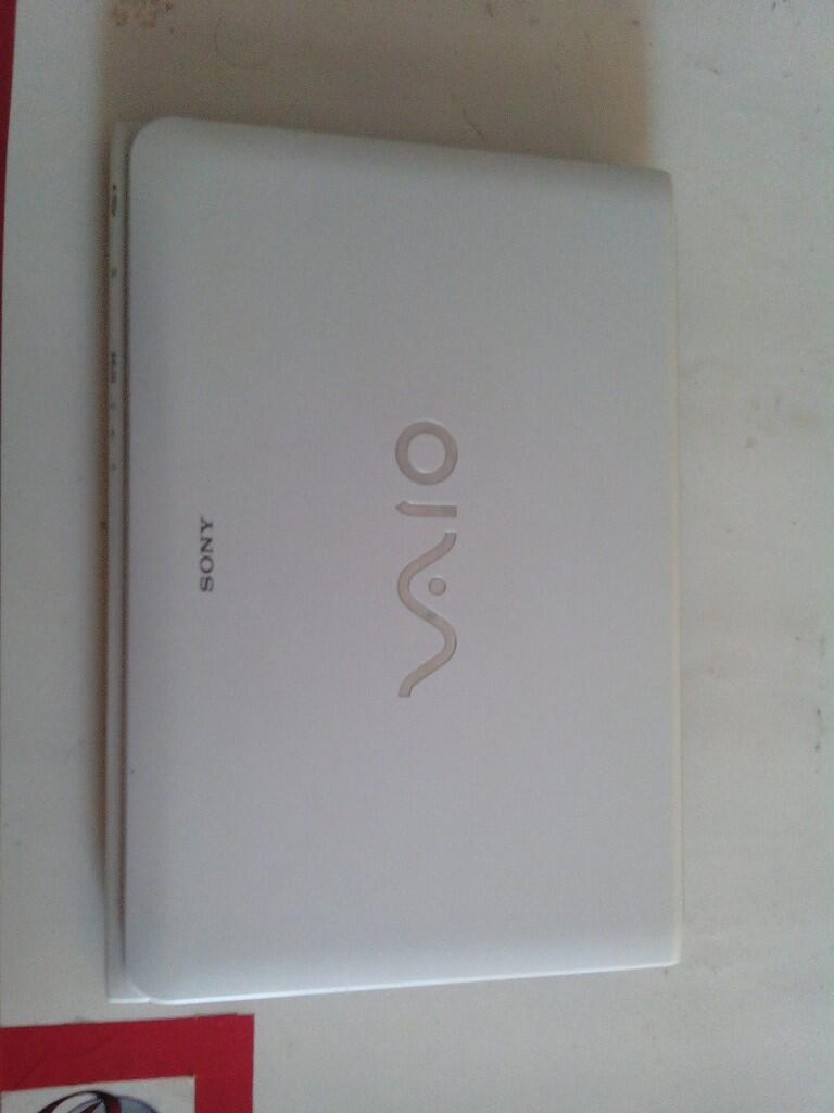 SONY VAIO i5 SVE141P13W