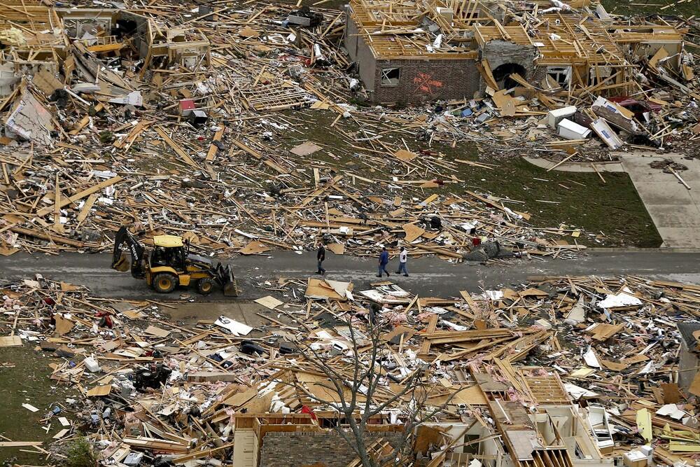 Topan Tornado mematikan yg nyaris menghancurkan kota kota ini .minggu lalu !