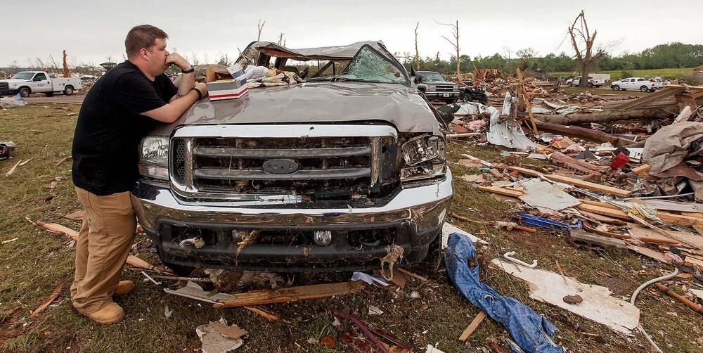 Topan Tornado mematikan yg nyaris menghancurkan kota kota ini .minggu lalu !