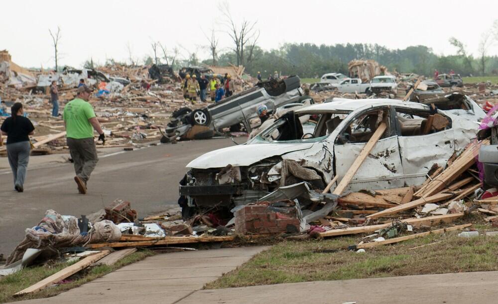 Topan Tornado mematikan yg nyaris menghancurkan kota kota ini .minggu lalu !