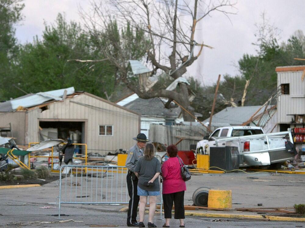 Topan Tornado mematikan yg nyaris menghancurkan kota kota ini .minggu lalu !