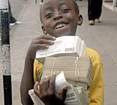 menjadi milioner Republik Zimbabwe.