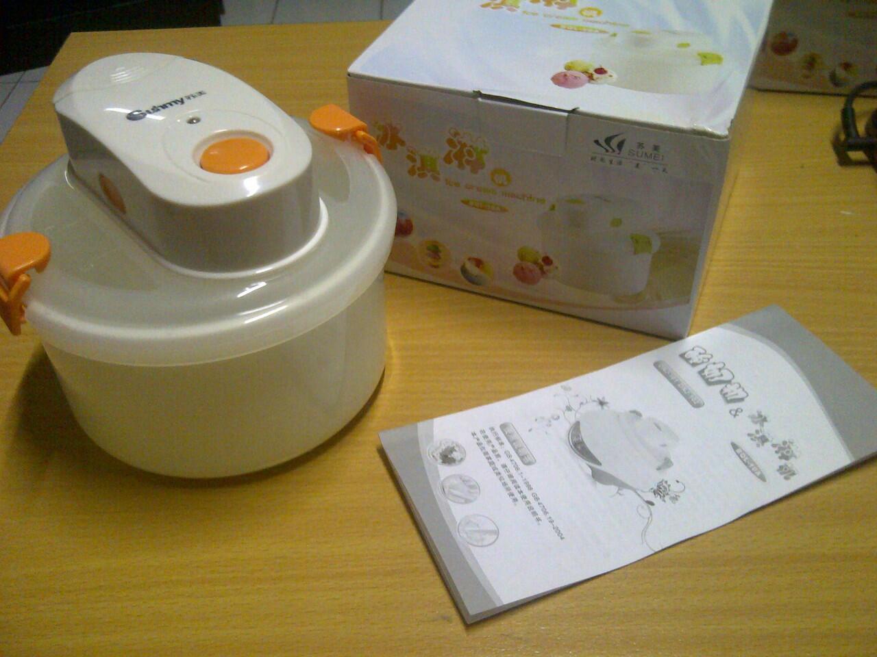 Ice cream maker alat mesin pembuat es krim otomatis