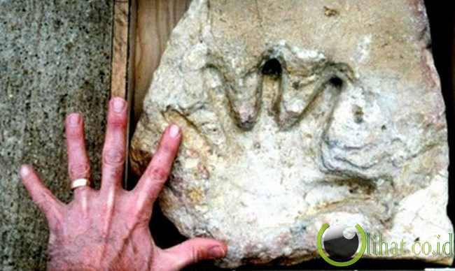 7 Benda Tua yang paling Misterius di Dunia