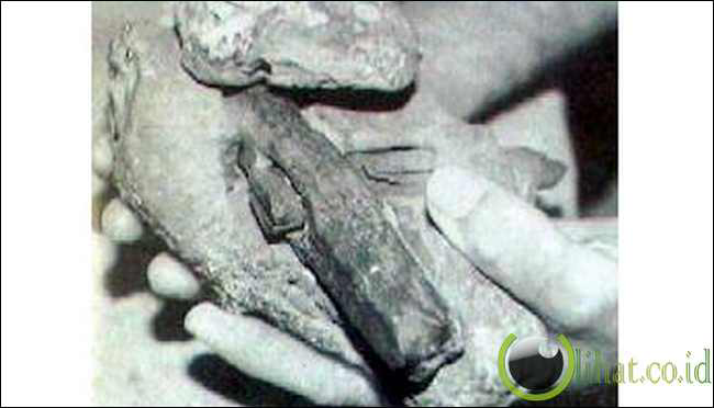 7 Benda Tua yang paling Misterius di Dunia