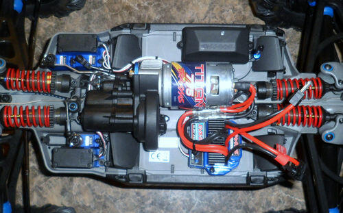 JUAL TRAXXAS REVO 3.3 engine Remote TQi READY