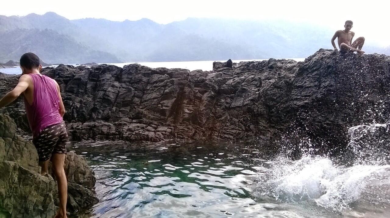 Tentang Persahabatan dan Perjalanan Ke Teluk Kiluan Lampung