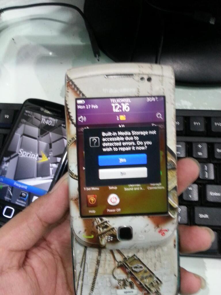 Jasa disable built in media storage Blackberry yg loading stuck 75% disini solusinya.