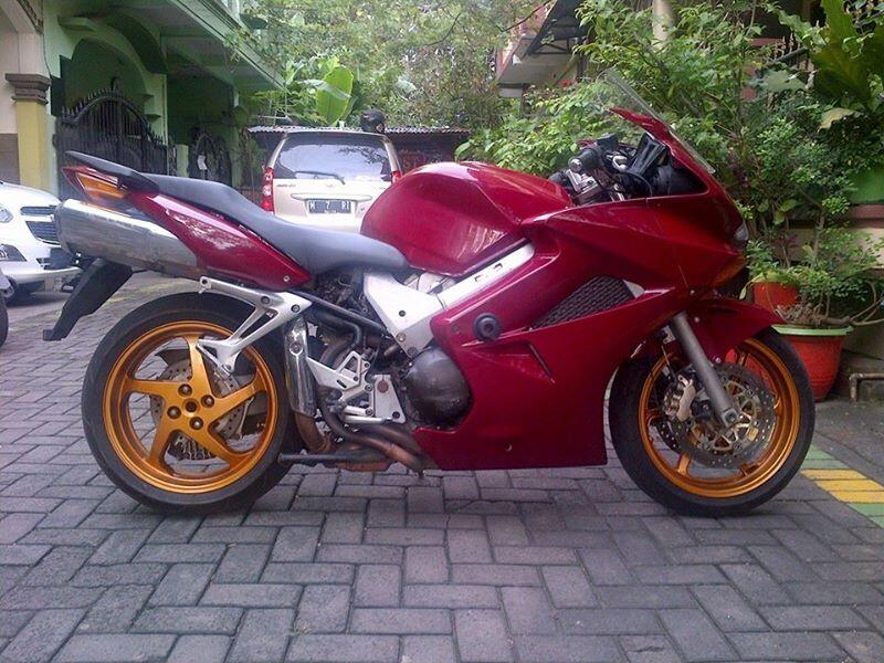 Honda VFR 2005