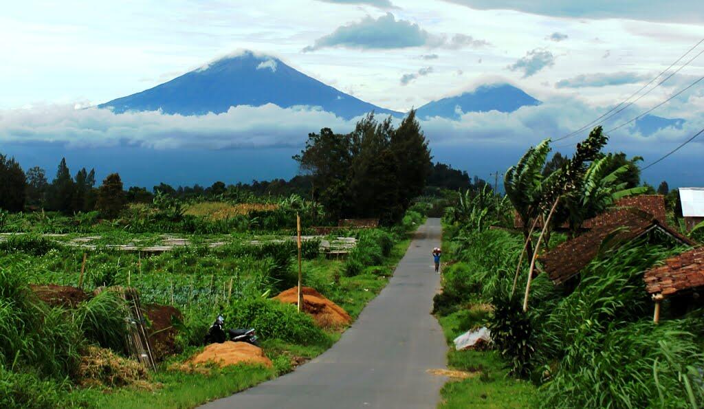 Dua Gunung Yang Selalu DiGambar Oleh Anak Indonesia