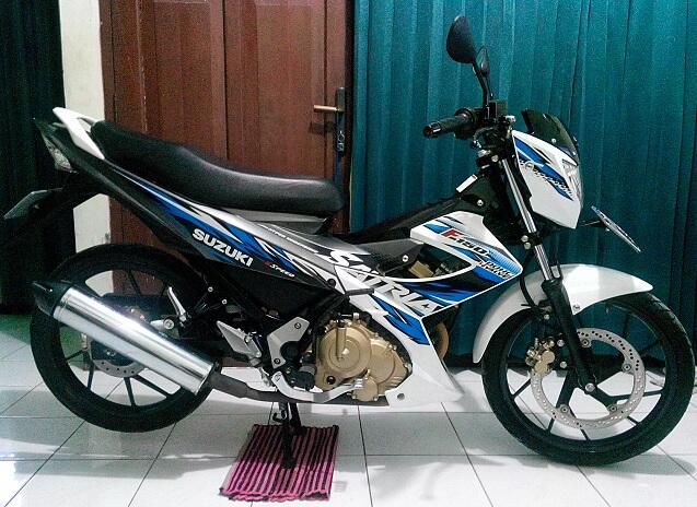 Terjual suzuki new satria f 150 putih abu-abu akhir 2013 