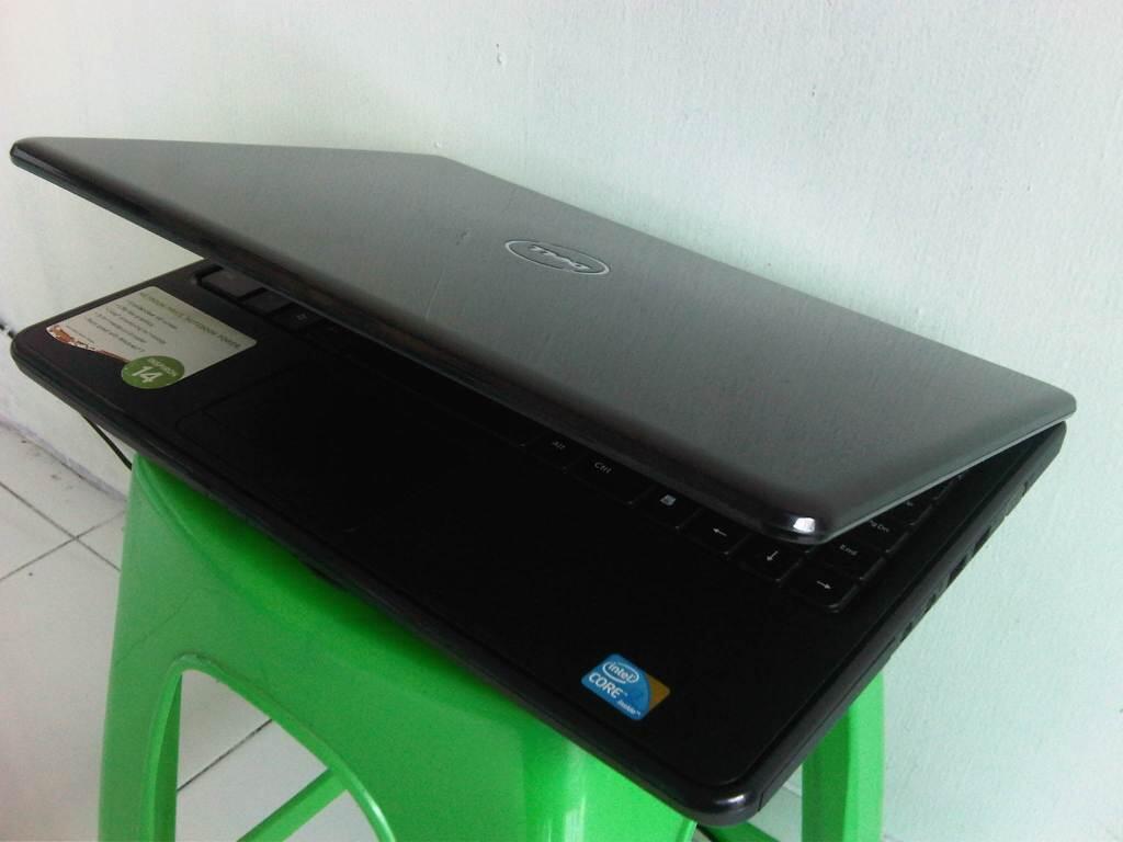 Laptop Dell Core i3 DDR3 2 GB HDD 500 GB Mulus