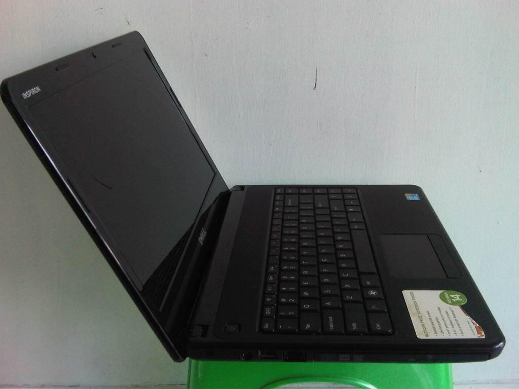 Laptop Dell Core i3 DDR3 2 GB HDD 500 GB Mulus